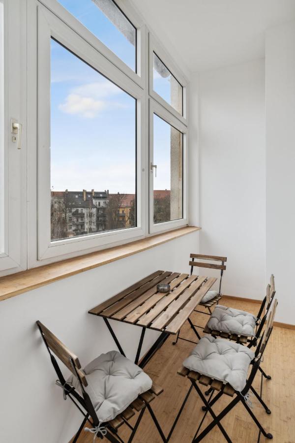 Apartment Fuer 13 Gaeste, 5 Schlafzimmer, 2 Baeder, 2 Loggia'S, Leipzig Zentrum Ost Exterior foto